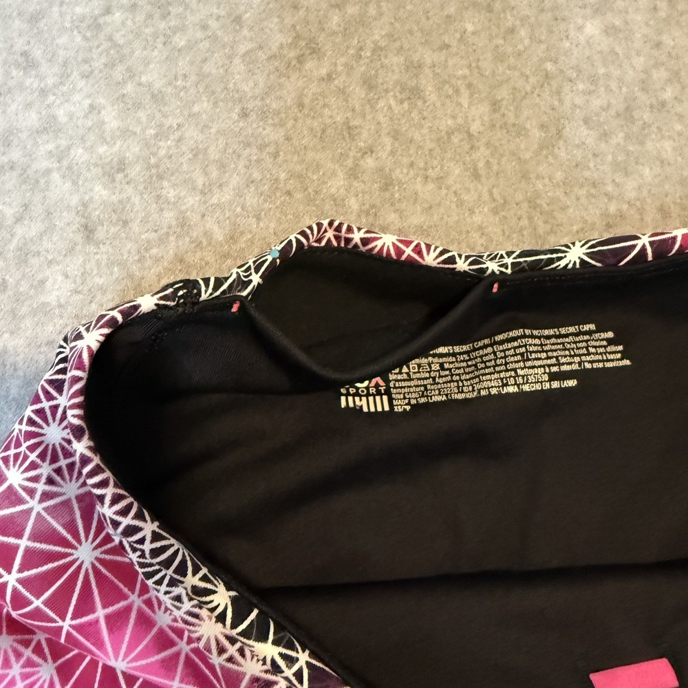 Victorias Secret Sport Knockout Leggings SIZE S Pink Black Sacred Geo Star Print - Picture 9 of 9